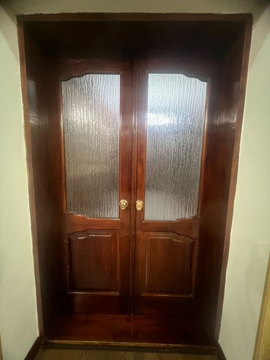 Продам меж комнатные двери