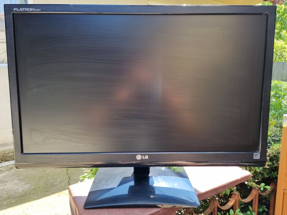Monitor LG 24" in stare foarte buna
