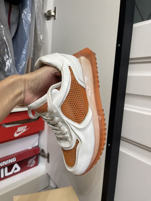 Кроссовки женские