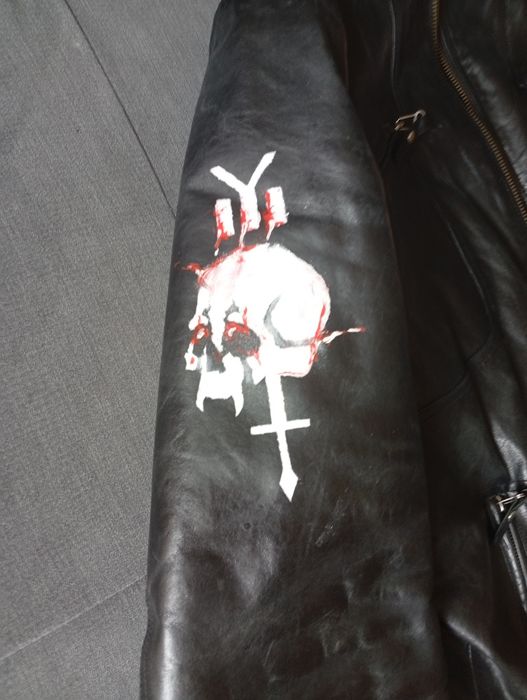 Кожено яке с български символи