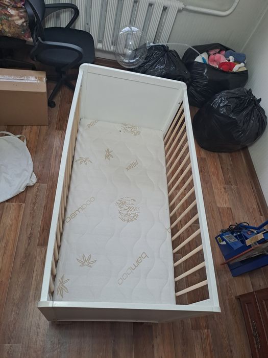 Манеж с Бамбуковыс матрасом и Комодом