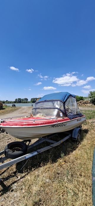 Se vinde barcă la cheie