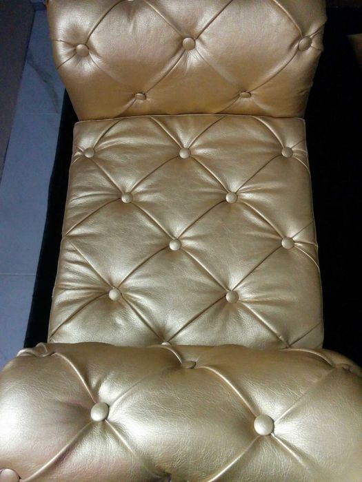 Ретро табуретка и диван