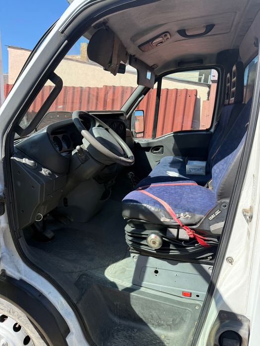 Vand Iveco 65C15, an 2004 in stare foarte buna ,se conduce cu categoria B