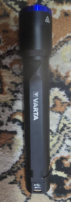 Lanterna LED VARTA Night Cutter F30R
