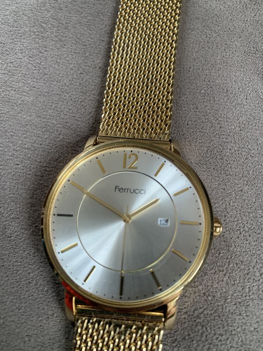 мъжки часовник 99 лева почти нов