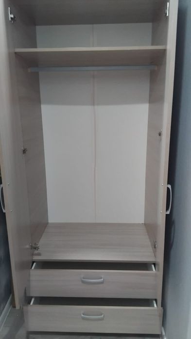 Продам шкаф 2х дверный для одежды