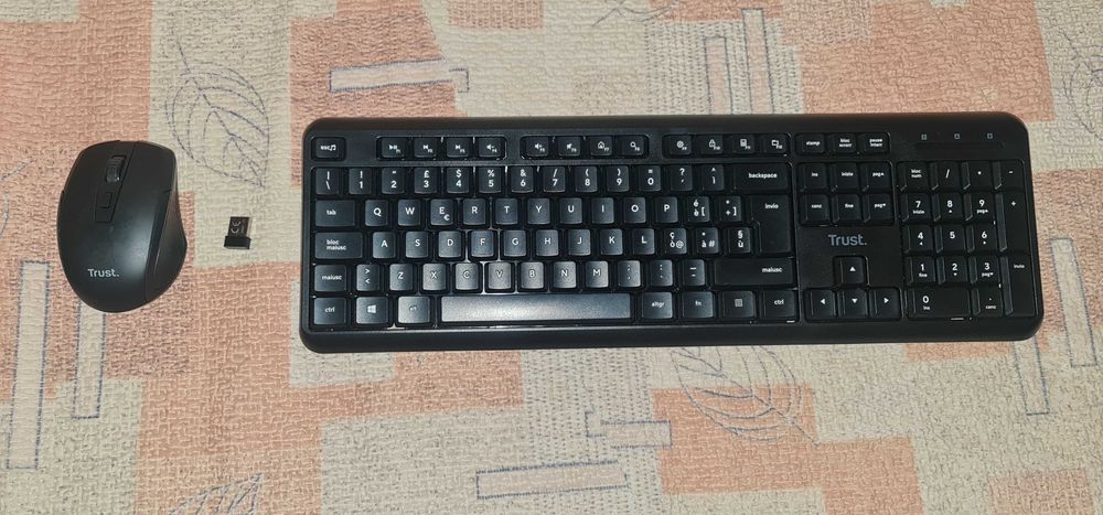 Vand kit tastatura si mouse TRUST (+receiver) - Laan van Barcelona 600