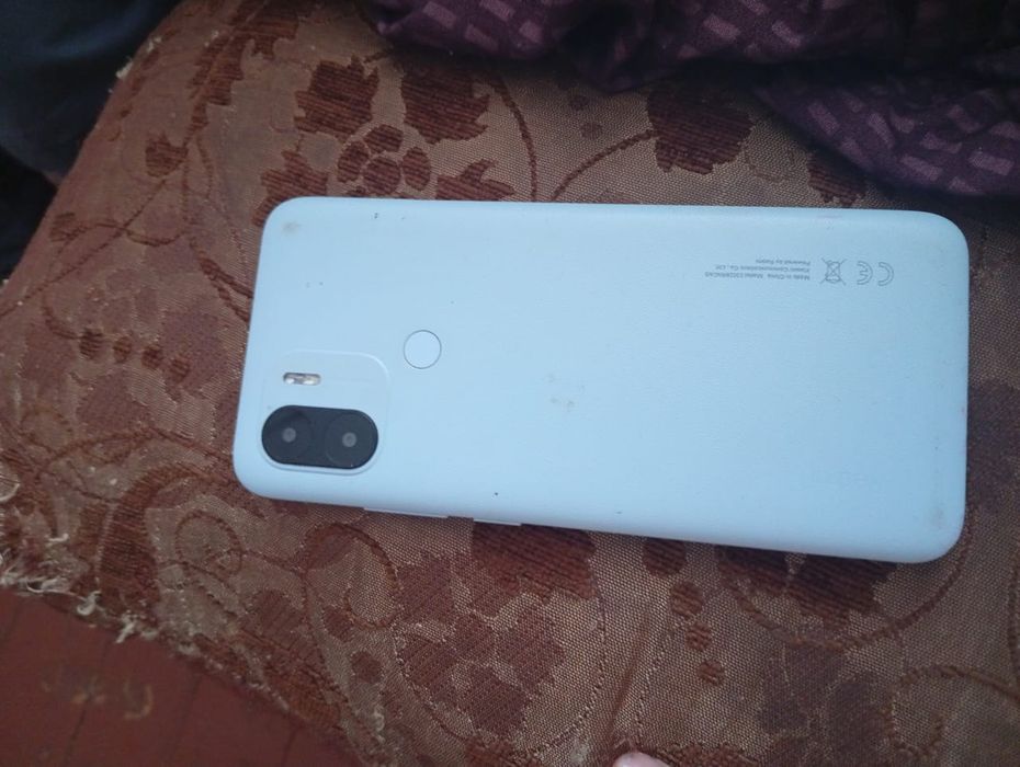 Редми а2+ и редми Обмен есть на  айфон хр х