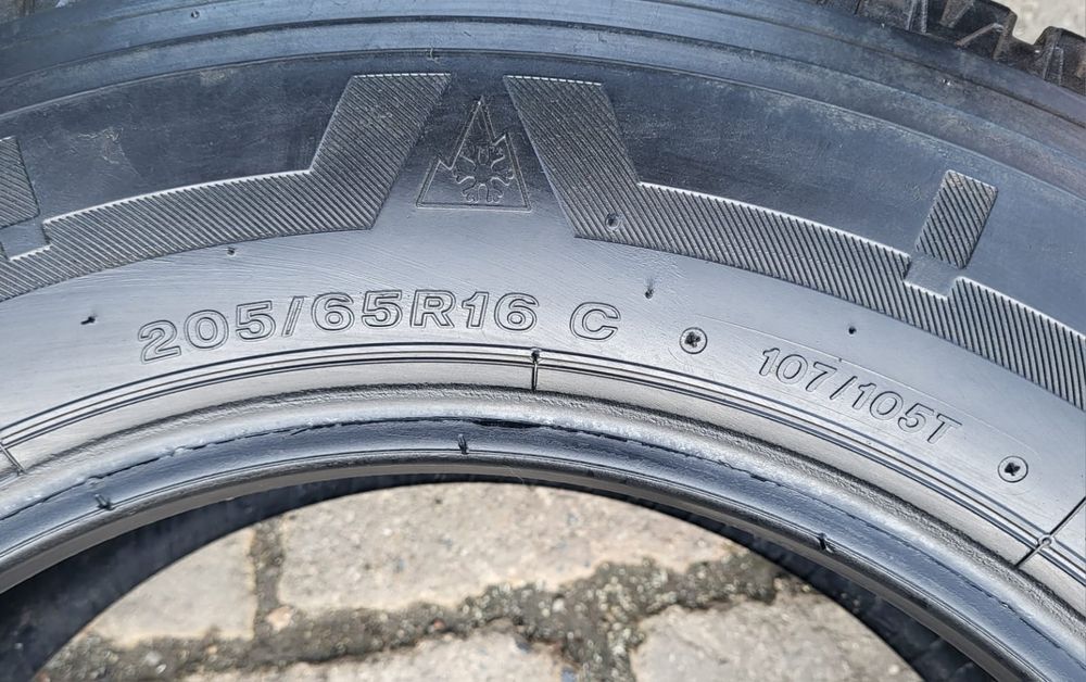 Set 2buc 205/65 R16C 107/105T Bridgestone Blizzak W810 M+S iarnă