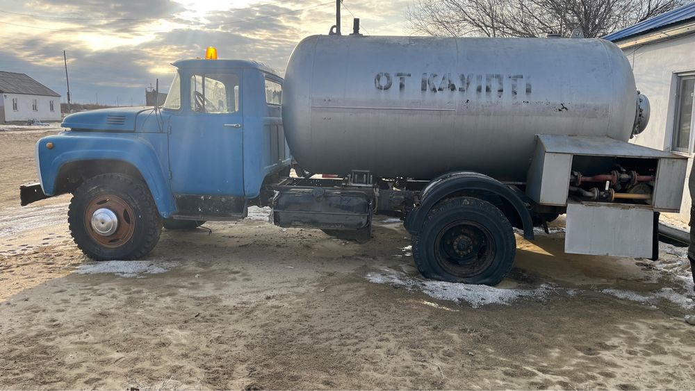 Зил газавоз. Насос калонка есть