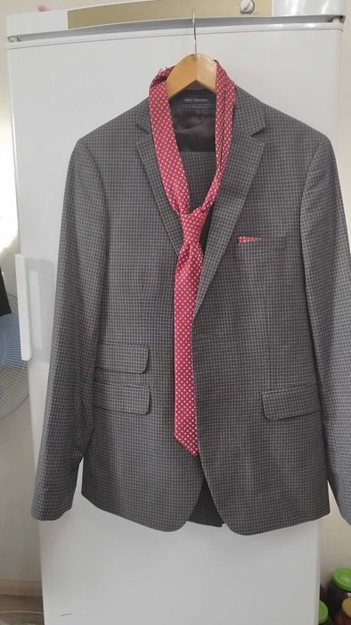 Продам костюм классический