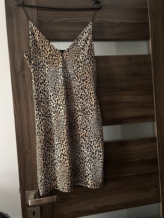 Vesta denim/blugi Rezerved , rochita Zara