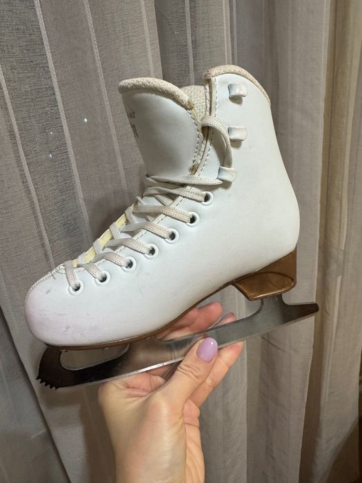 Коньки фигурные профессиональные