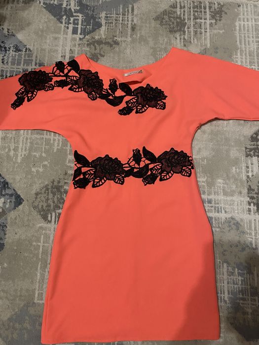 Продам короткое яркое платье