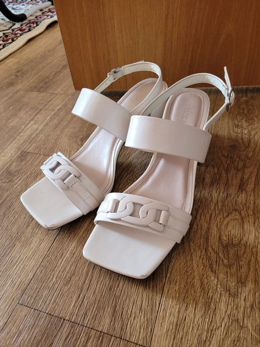 Продам босоножки 36 размер