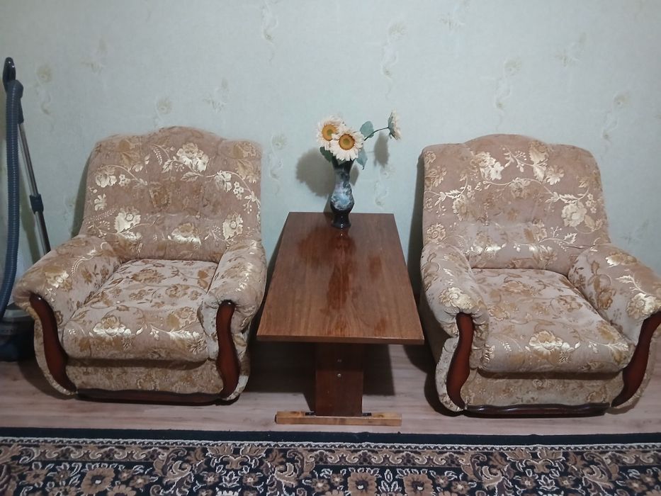 Продам мягкий гарнитур.