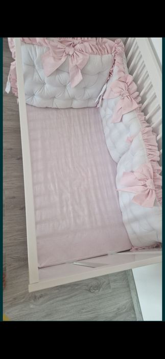 Pătuț din lemn  pentru bebeluși