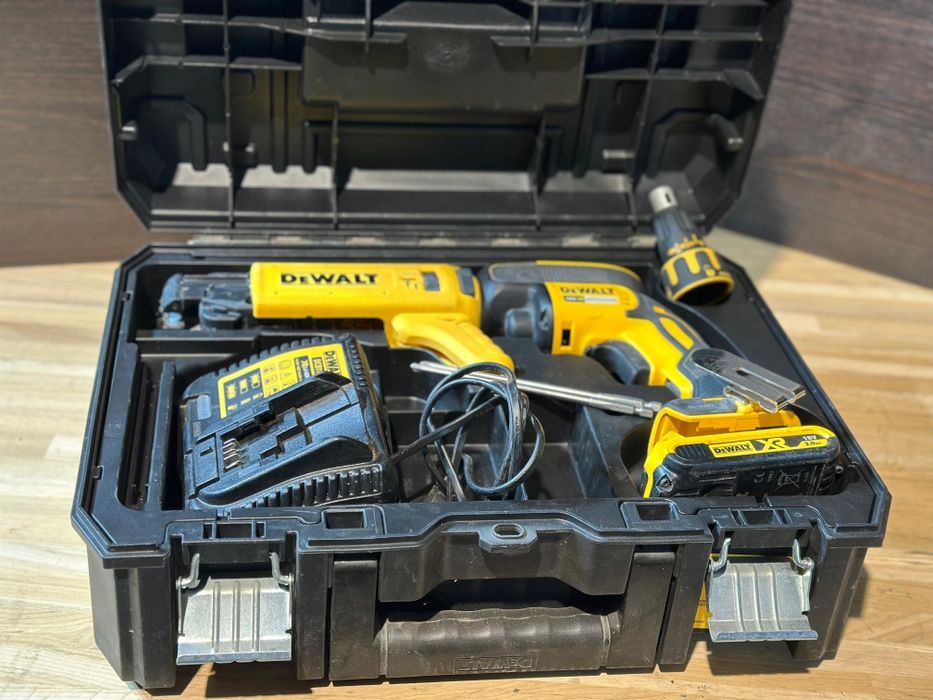 Masina de insurubat pentru gips carton Dewalt DCF620P2K