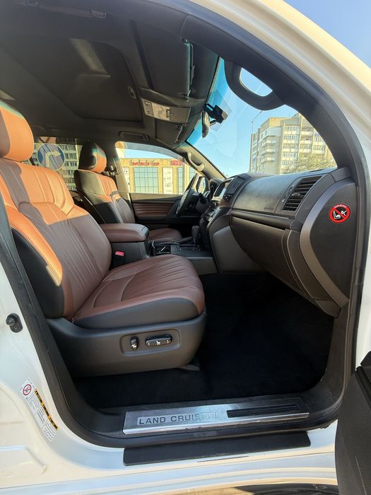 Продам Toyota Land Cruiser 200