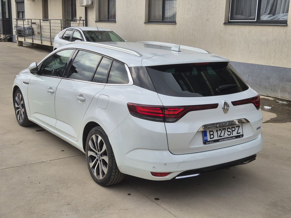 Renault Megan E-TECH PLUG-IN HYBRID 2021