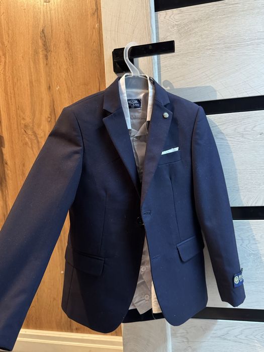 Срочно продам на 1 класс для мальчика