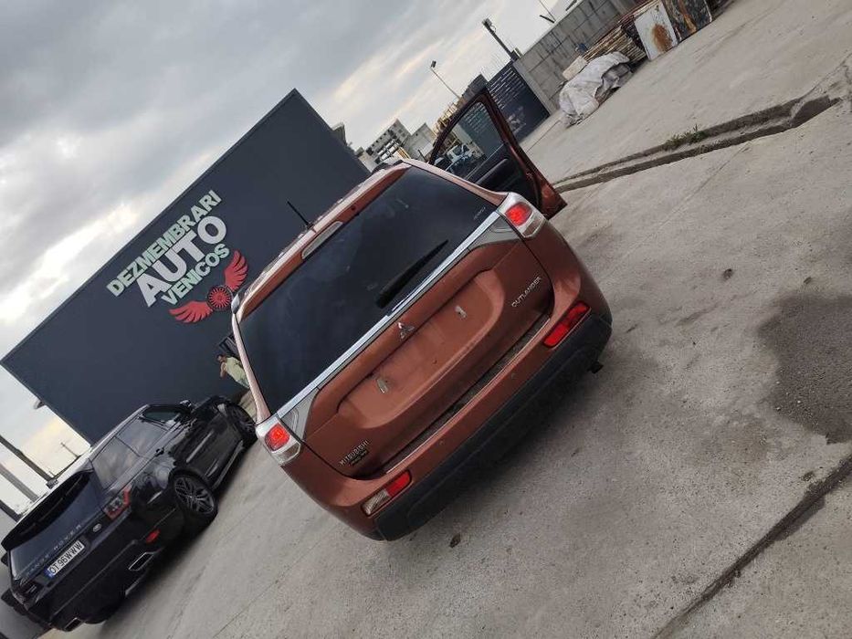 Dezmembram Mitsubishi Outlander III 2.2 DI-D 2.3 dci 4WD 132kw An 2016
