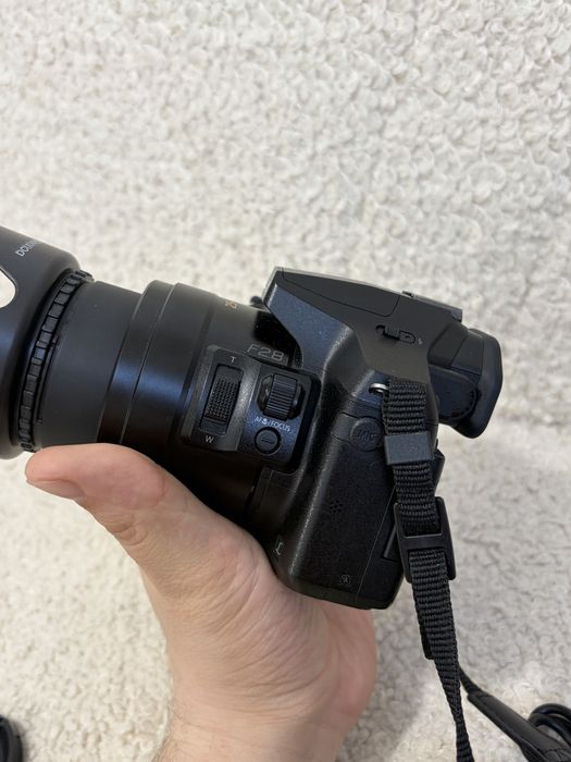 Aparat foto Panasonic Lumix fz300 4k