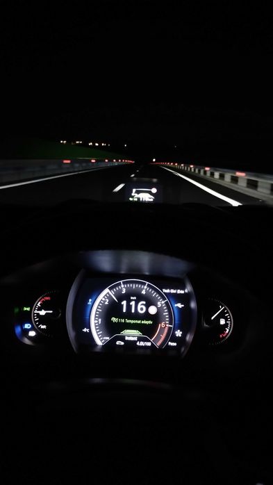 Renault megane IV Bose/ 1.3 tce/ Distronic/ Full led