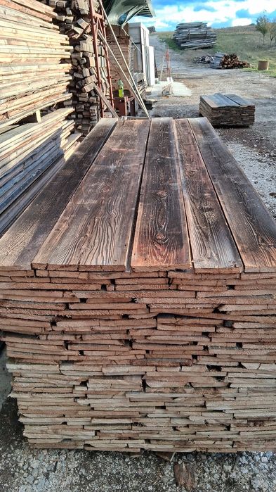 Scandura veche de brad