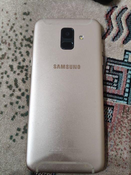 Samsung   A6  b/y
