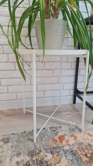 Продам стол икеа+цветок