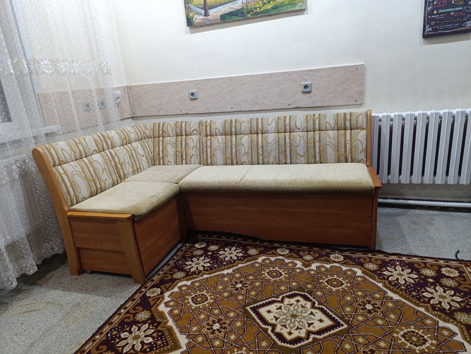 Кухонный уголок раздвижной Б/у