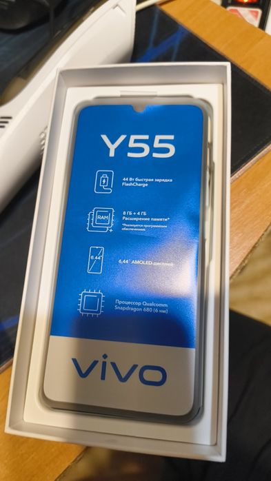 Продам смартфон Vivo Y55