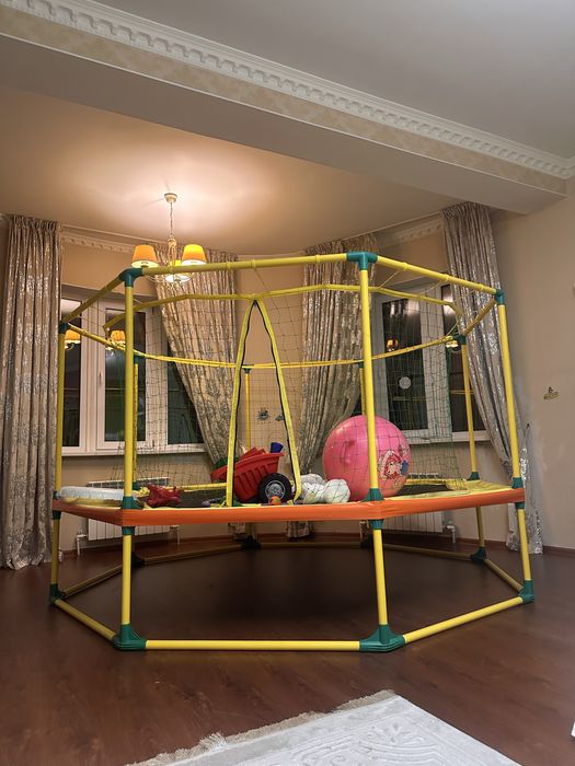 Батут - манеж срочно продам