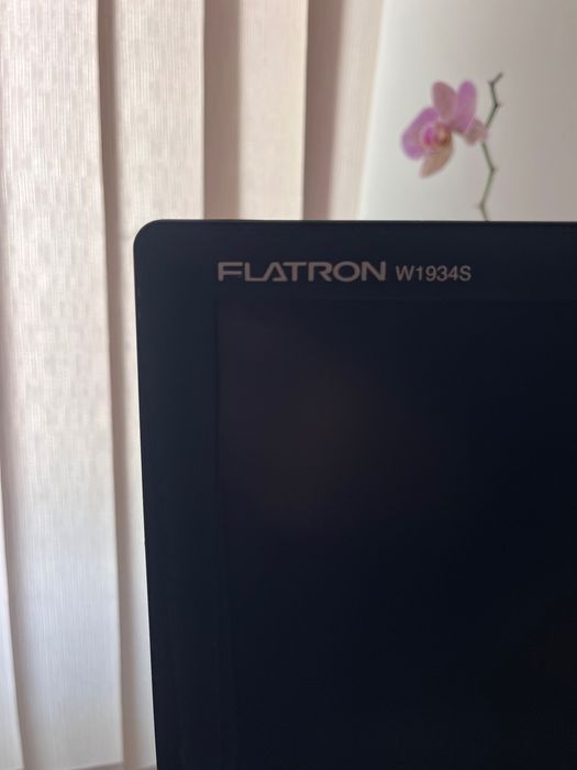 Монитор LG Flatron W1934S