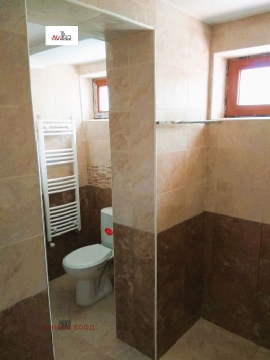 Къща в Варна, област-гр.Долни чифлик площ 370 цена 234500