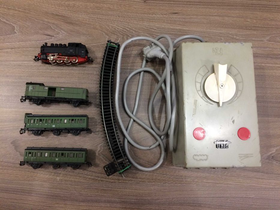 Влакчета Пико, 2 комплекта, в мащаб ТТ + захранвания.