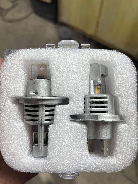 Продам лед лампы Н4