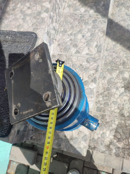 Продам 2 гидроцилиндра цилиндра абсолютно новых