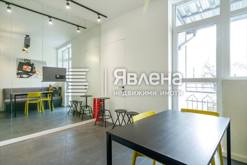 Продава се Многостаен апартамент в София, Център - 154 кв.м за 3747 €/кв.м - Снимка #2