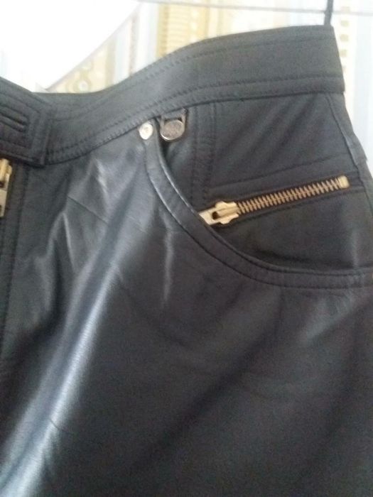 Fustă piele naturală 100 %. Măsura 42/M