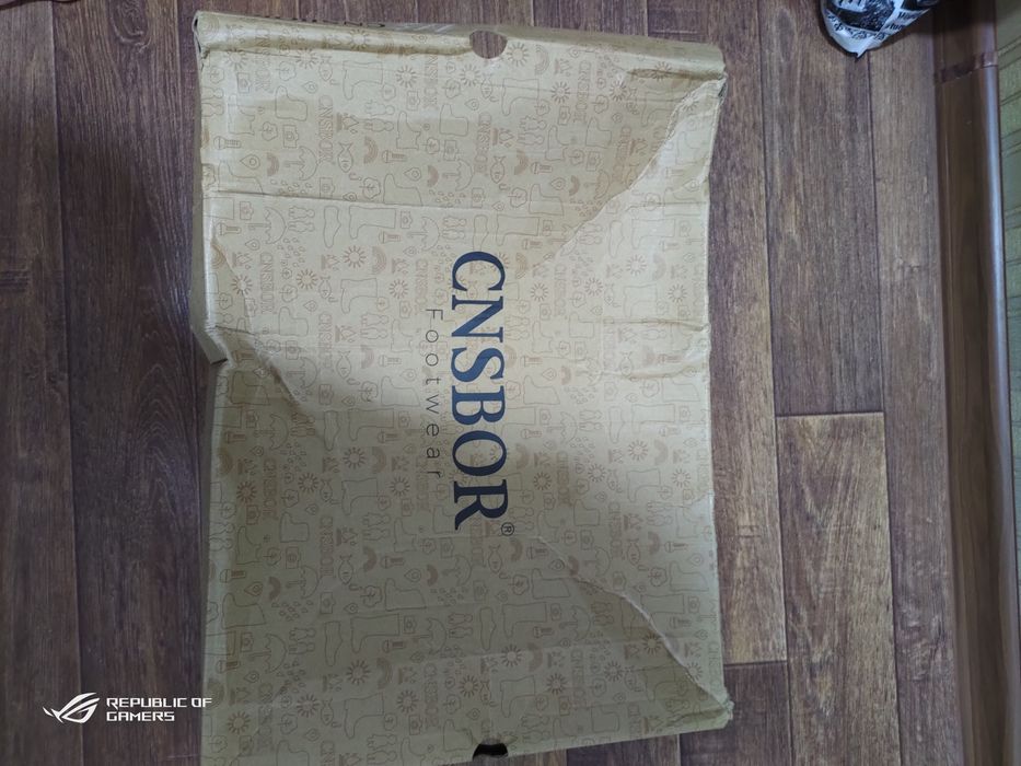 Продам брендовые резиновые сапоги.