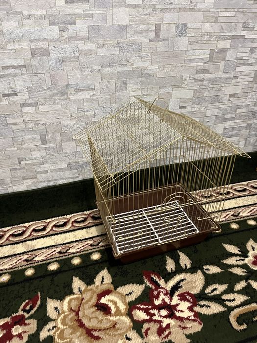 Продам птичью клетку
