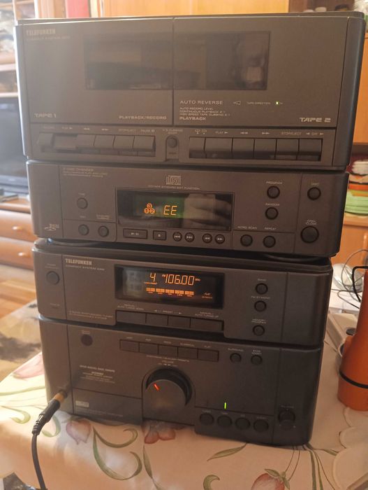 Продавам уредба TELEFUNKEN (Телефункен) с дистанционно