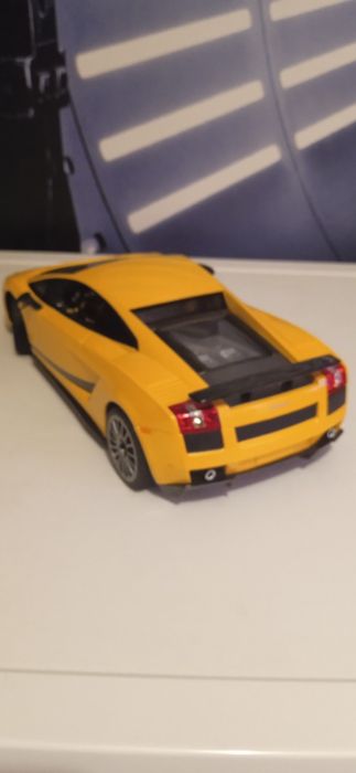 Машина на радиоуправлении Laborghini .