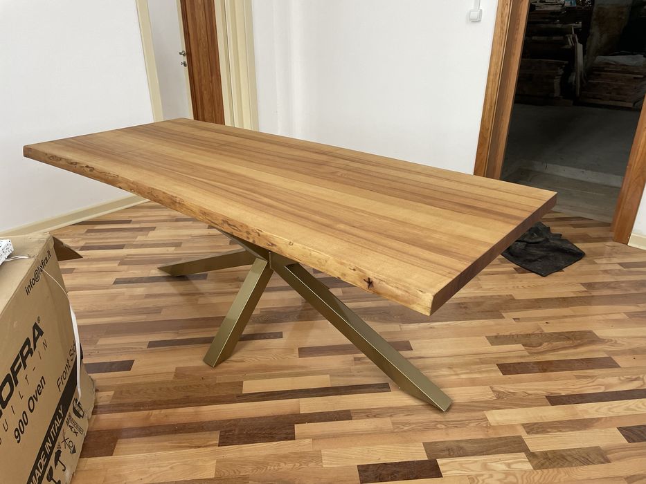 Masa cu blat din lemn masiv