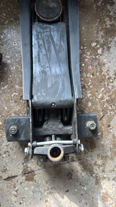 Продам 3 тонный домкрат