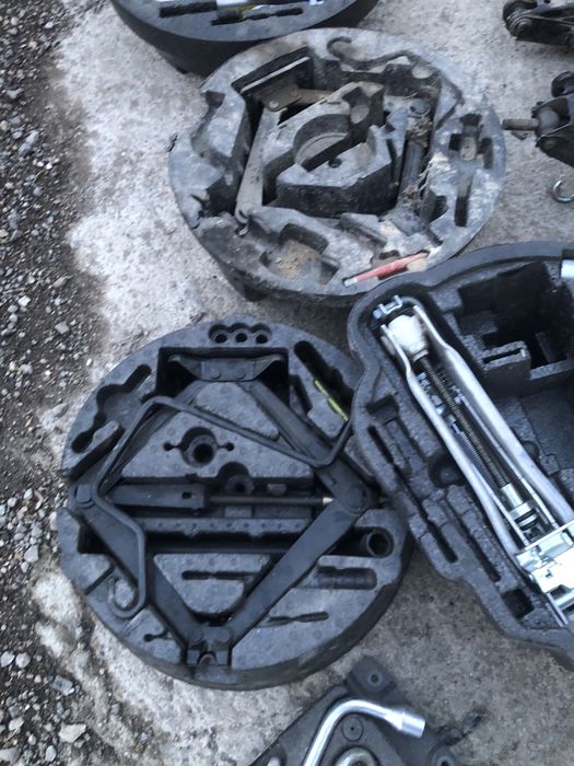 Крик, ключ, кука за автомобили