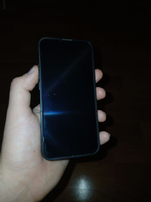 iPhone 13 Midnight 128 GB stare foarte bună.